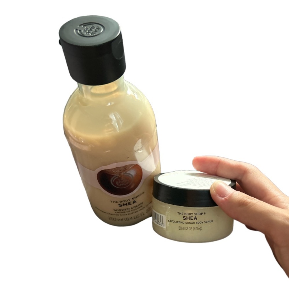 *BUNDLE* BRAND NEW body shop Shea Shower Cream and Exfoliating sugar body scrub
